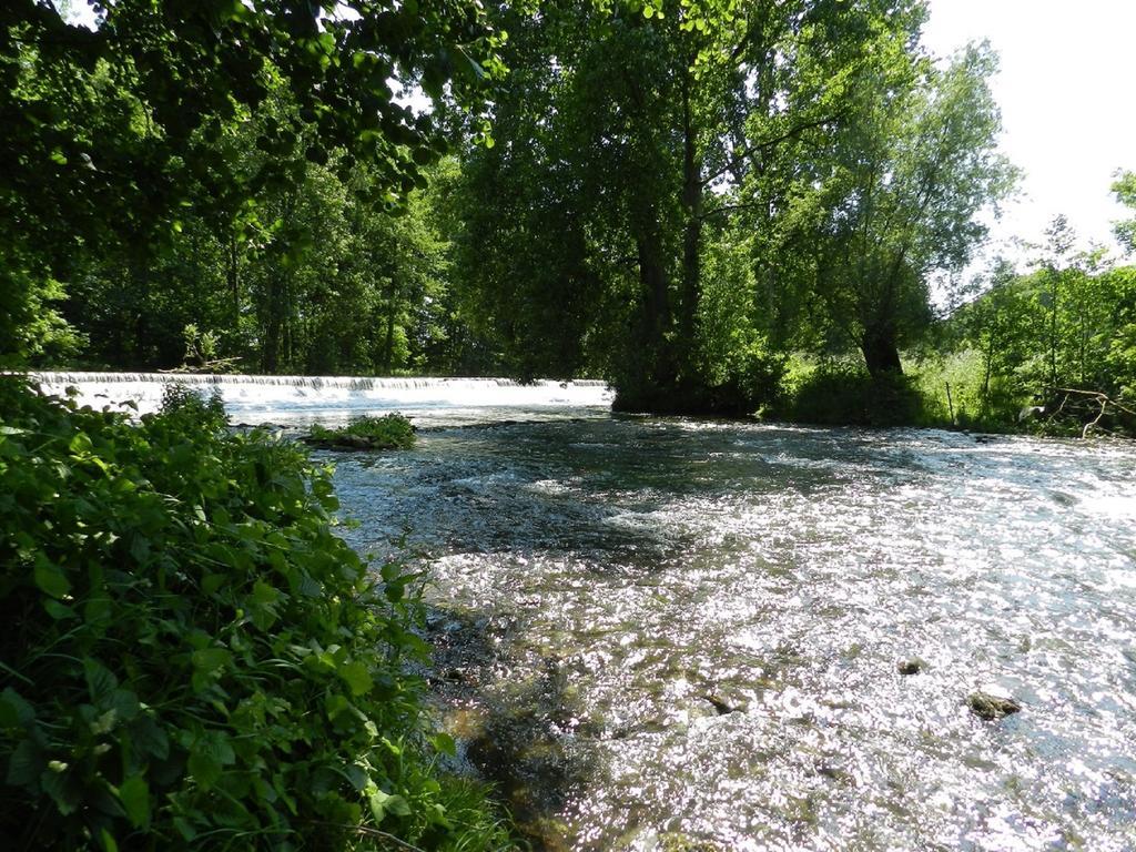 Gite La Grenouillere Esqueheries Exterior photo